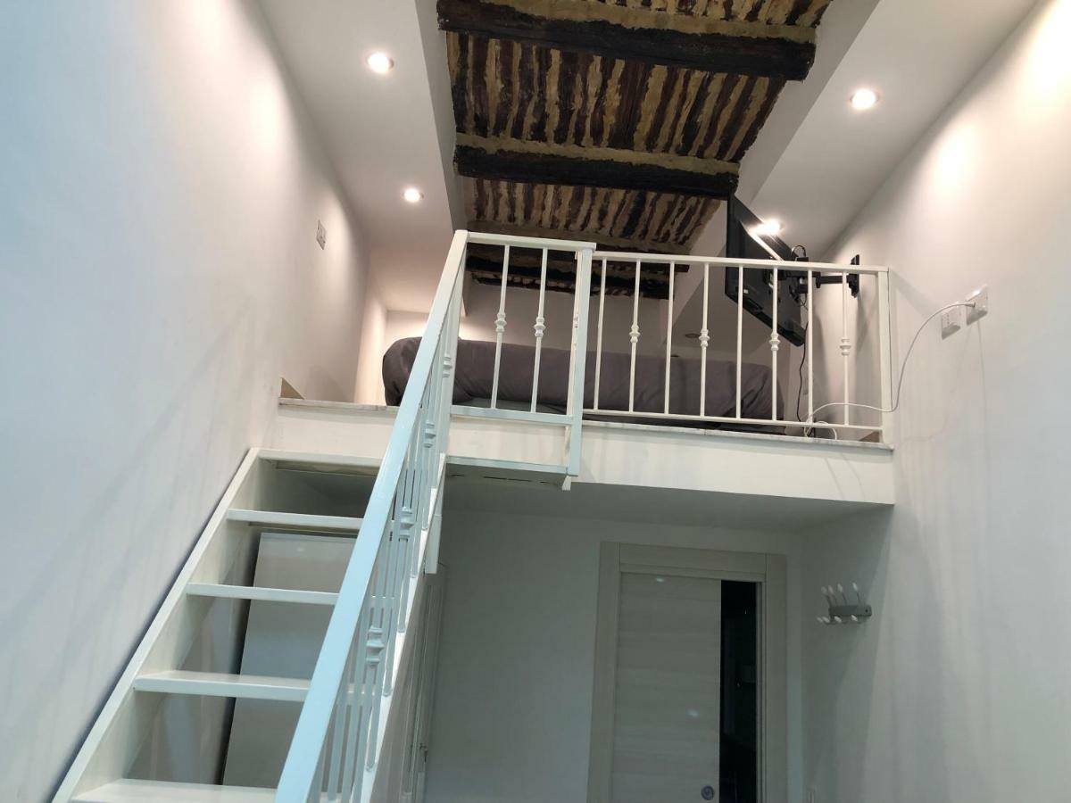 La Casina Di Lia In Via Dei Tribunali 那不勒斯 外观 照片